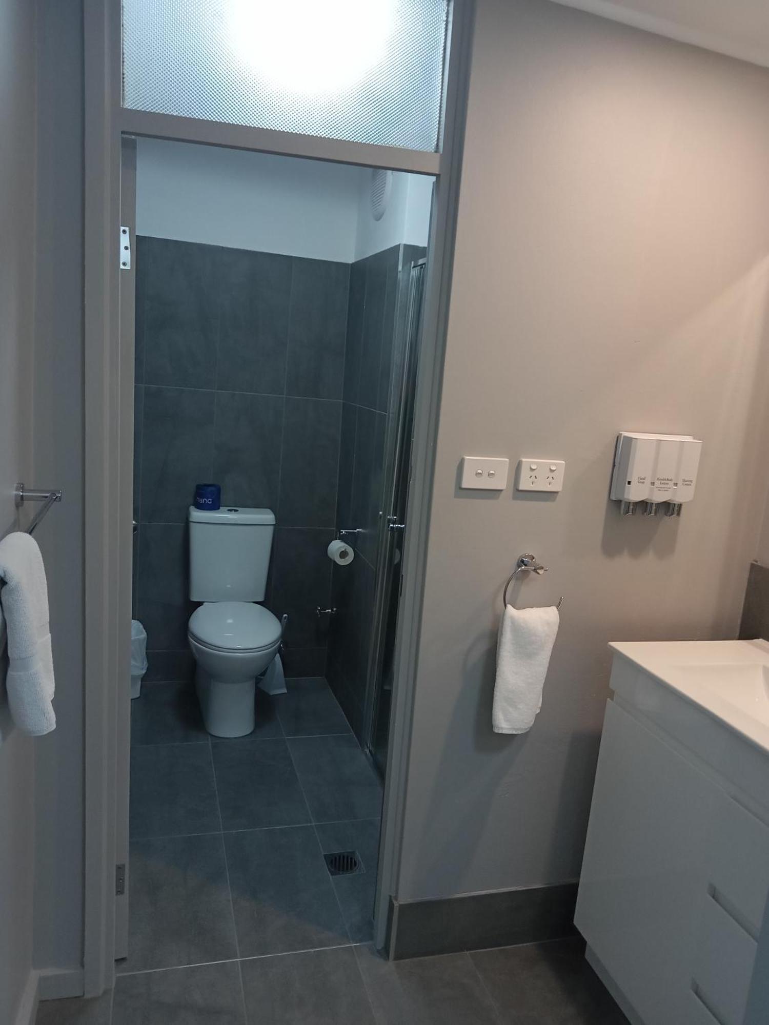 Solomon Inn Motel Figtree Вуллонгонг Экстерьер фото