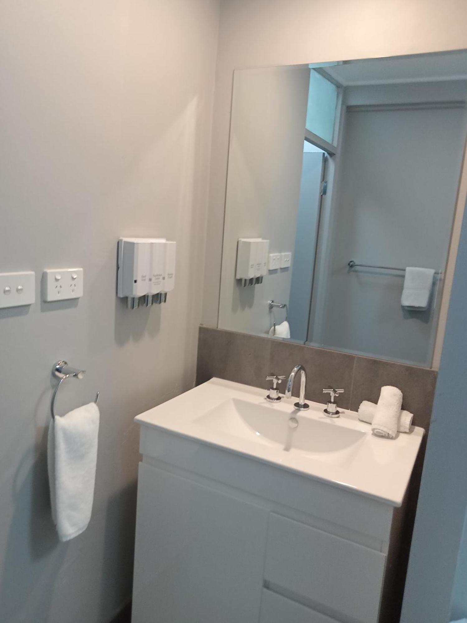 Solomon Inn Motel Figtree Вуллонгонг Экстерьер фото